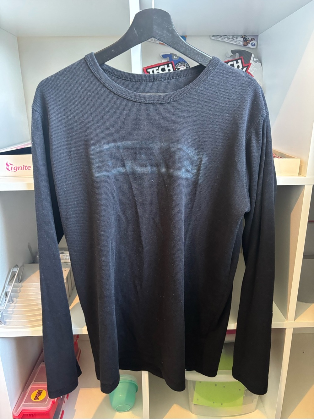 Rip Curl Men's Long Sleeve Black Crew Neck Tee with Subtle Front Detail